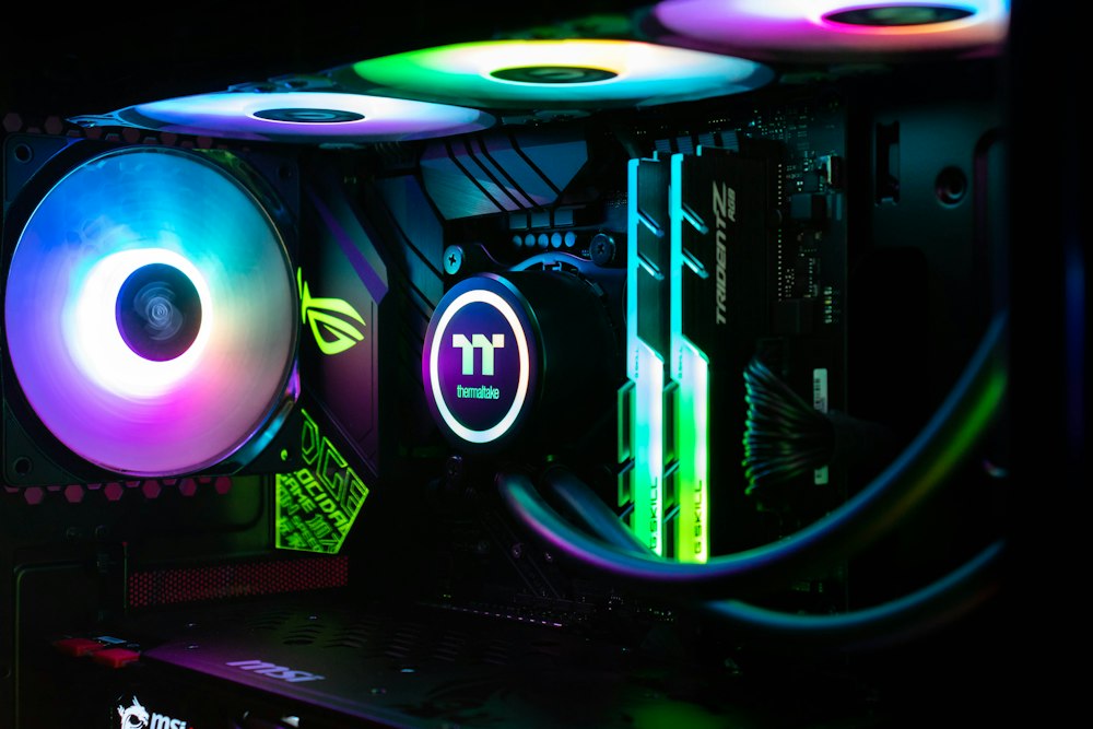RGB aydınlatmalı yüksek performanslı PC